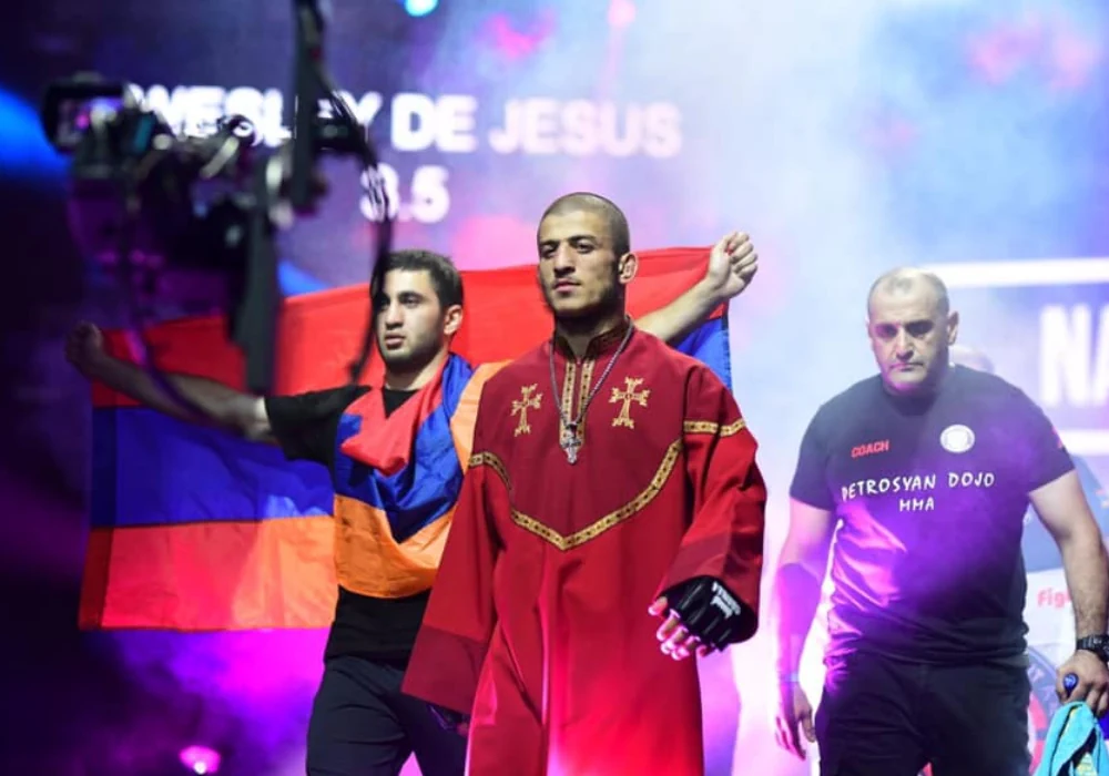 Официально. Наир Меликян появился в ростере UFC