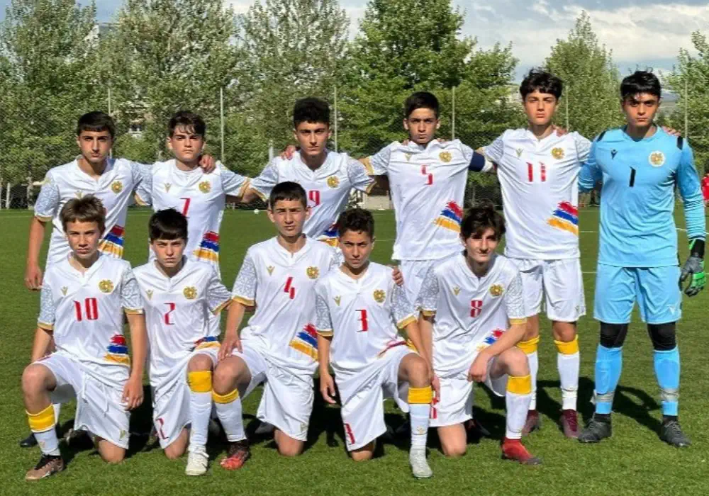 Болгария U15 в составе 8 футболистов победила Армению U15