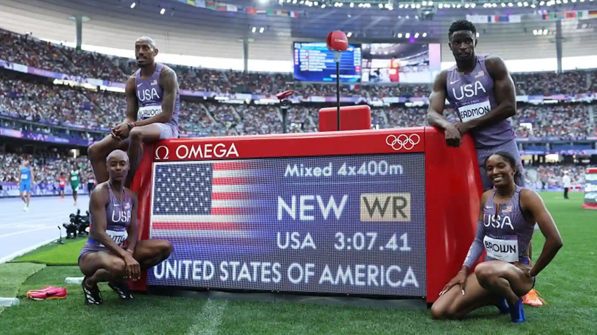 The USA team set a world record in the mixed relay in Paris